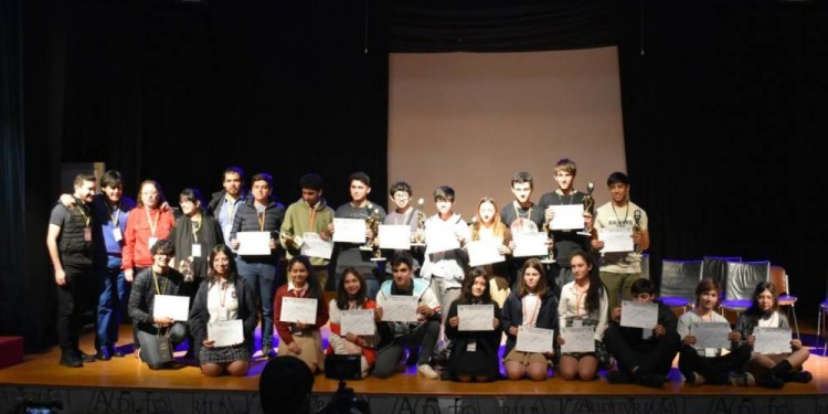 CAMPEONES. Son de la EPET 1, Comercio 19 de Eldorado y del Instituto Nuestra Señora de Itatí de Capioví.