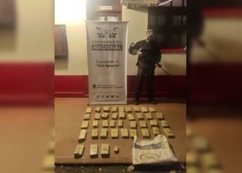 Narcos a bordo de una lancha abandonaron cargamento de droga