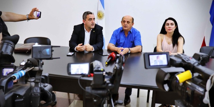 COMISIÓN. Representantes de los 25 Colegios y Consejos profesionales.