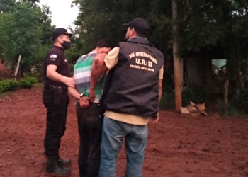 Pareja acusada de matar y enterrar a su bebé llega a juicio