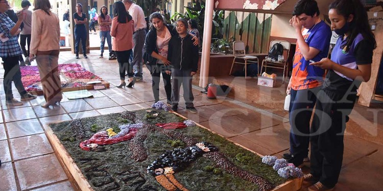 Candelaria vivió con emoción una nueva muestra de alfombras florales en el BOP 5