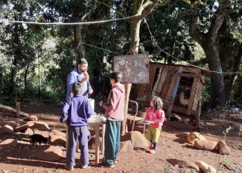 “No me están dejando llegar a las escuelas, hay un problema personal conmigo”