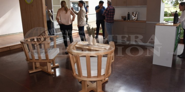 EXHIBICIONES. Cada industria y empresa invitada desplegó parte de la oferta con la cual agregan valor a la madera.
