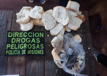 Llevó droga para un detenido y la descubrieron