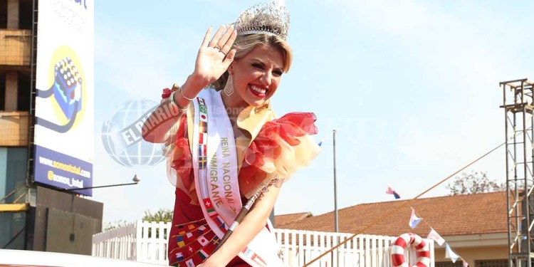 La fiesta a pleno: con el desfile de colectividades, los inmigrantes festejan en Oberá