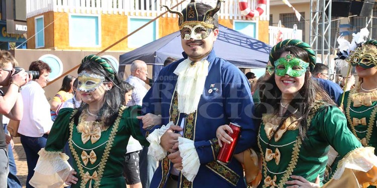 La fiesta a pleno: con el desfile de colectividades, los inmigrantes festejan en Oberá