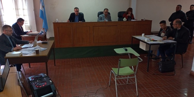 ARGUMENTOS. Las partes alegaron ayer ante el Tribunal Penal 1 de Eldorado, presidido por el juez Atilio León.