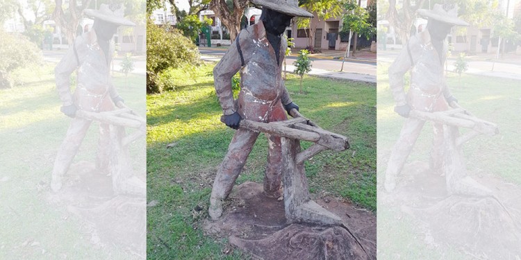 DETERIORO. La falta de mantenimiento de la pieza la convierte en un peligro, según afirmaron.