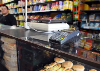 Azúcar, aceite y harina, productos cada vez más inalcanzables