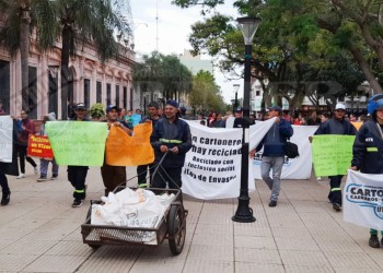 Cartoneros se movilizaron en Posadas por un espacio de acopio para sus materiales