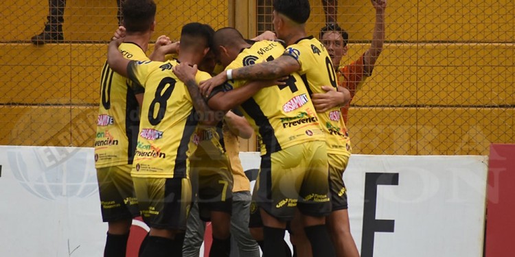 MÁS UNIDOS QUE NUNCA. El Colectivero tendrá que sacar relucir su mejor versión en lo que resta del certamen.