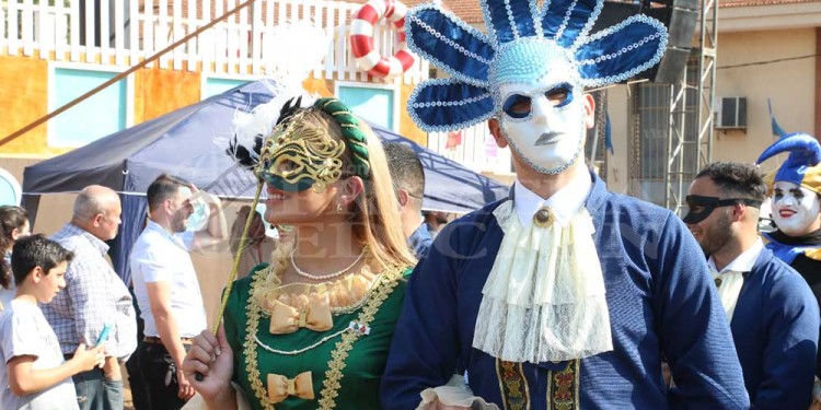 La fiesta a pleno: con el desfile de colectividades, los inmigrantes festejan en Oberá