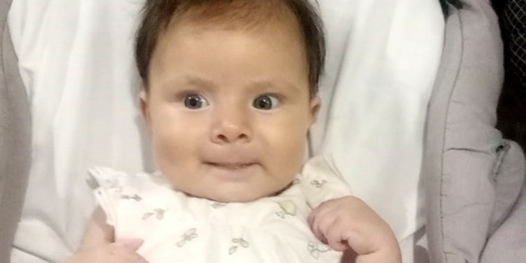 ESPERANZA. Los padres de Emma esperan que aparezca un donante compatible.