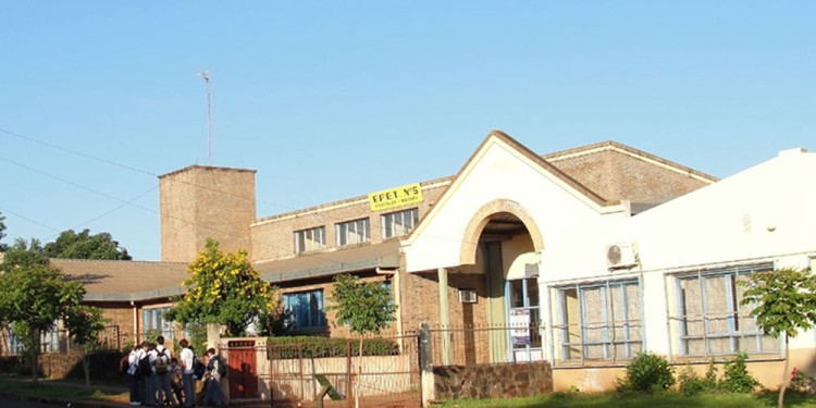 EN REVISIÓN. Constatarán el cumplimiento de la seguridad e higiene en los talleres de la EPET 5 de Apóstoles.