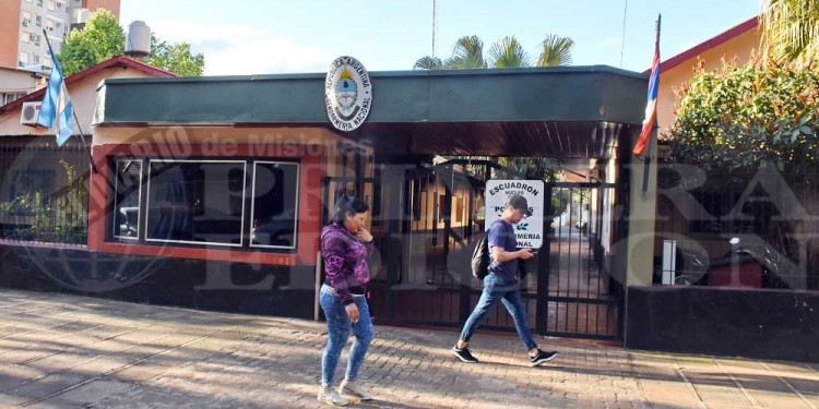 A DISPOSICIÓN DE LA JUSTICIA FEDERAL. Neira Vivas está alojado en el escuadrón de calle Alvear y Félix de Azara.