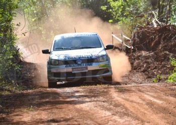 Con toda la alegría, comienzan a rugir los motores del rally