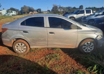 Abandonaron en Jardín América el taxi robado en San Vicente