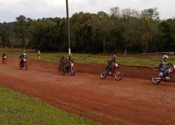 Se corrió la quinta del Campeonato Misionero de Motociclista en Pista