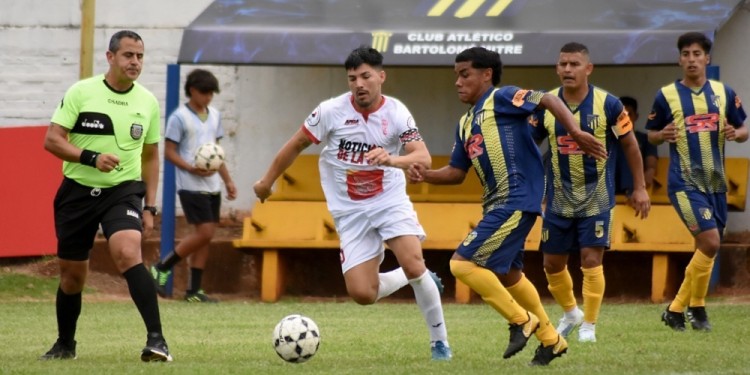 ENTRE LOS CUATRO. El Auriazul se quedó con la llave ante El Globo.