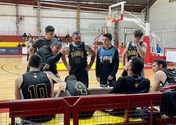 Se juegan tres partidos por el Pre Federal