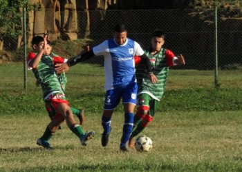 Comienza la definición de la B posadeña