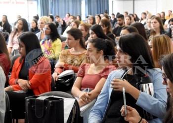 A salón lleno, profesionales disertaron sobre salud mental, discapacidad y TEA