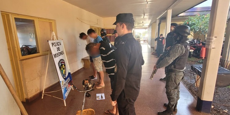UNIDOS EN LA CELDA. Tres de los cuatro detenidos son hermanos y fueron alojados en la comisaría jurisdiccional.