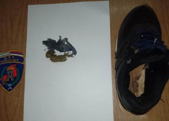 Quiso ingresar marihuana a la cárcel en la suela de una zapatilla y fue detenido