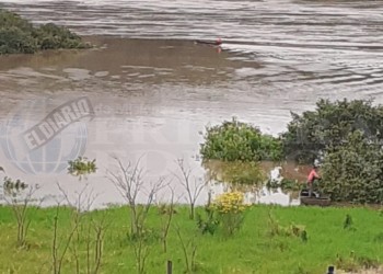 El Soberbio: evacuaron a cuatro familias y estiman que el río Uruguay superaría los 15 metros