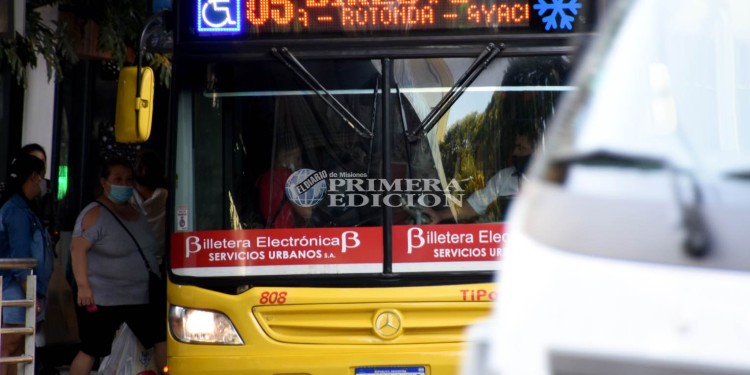 RESULTADO. Por el paro, miles de usuarios que dependen del servicio son afectad