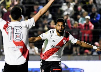 River venció a Patronato a domicilio y no se baja de la pelea