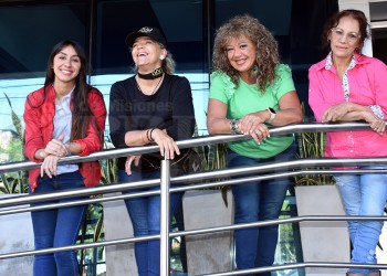 Voces empoderadas que llevan la energía de su canto por el Litoral