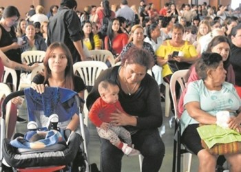 Por el mes de la madre agasajaron a mujeres titulares de comedores