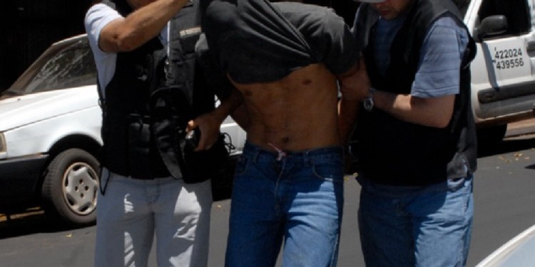 CONDENADO. El Filipino es llevado por la policía tras su juicio en 2015.