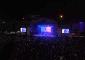 Emilia Mernes brilló con un gran recital en la costanera posadeña