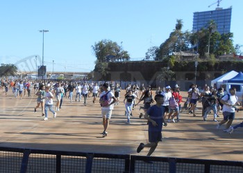 Locura en el ingreso para ver a Emilia en la costanera