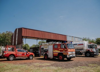 El Cuartel de Bomberos de Itaembé Miní recibió dos nuevos vehículos