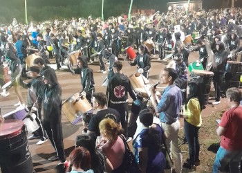 Apóstoles: finalizó la Estudiantina a pura alegría, color y con un sentido homenaje