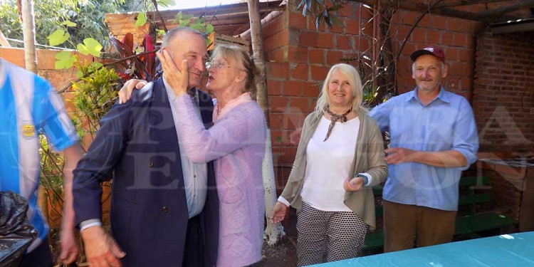 Por primera vez en 53 años, celebró su cumpleaños con sus hermanos biológicos