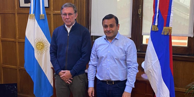 El gobernador Oscar Herrera Ahuad le pidió al secretario de Agricultura, Juan José Bahillo un piso 70 pesos para el kilo de yerba.