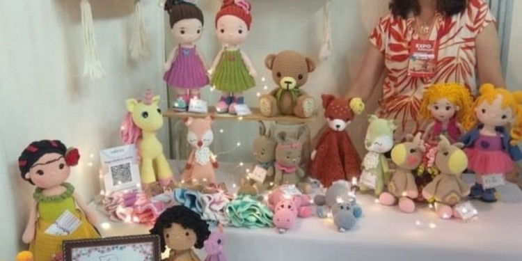 LILY OMIÑUK . Su emprendimiento "ParaTejerte Mejor".