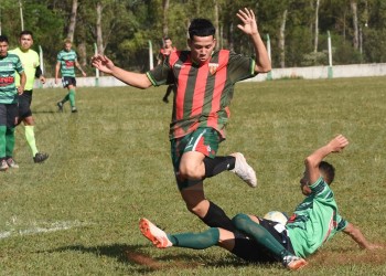 Fútbol: El Brete se adelantó en su serie de cuartos