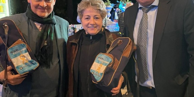 EMBAJADORES. Los representantes de Panamá y Honduras con Maciel.