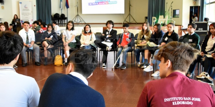 GRUPOS. Cada uno de los grupos estuvo conformado por 40 alumnos de distintos colegios y puntos de la provincia