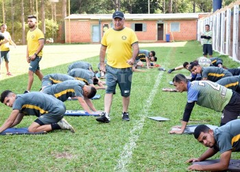 Dechat: “El 50% del plantel es prescindible”