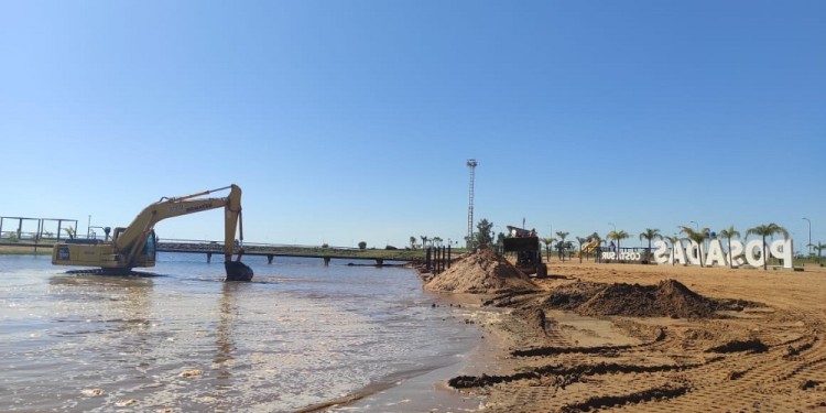 TAREAS, Realizan movimiento de suelo y limpieza.