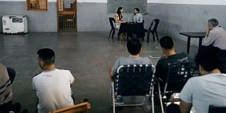 JORNADA. El programa Teatro Ité Permeando muros se desarrolló recientemente en el penal de Loreto. Foto: facebook IPTI.