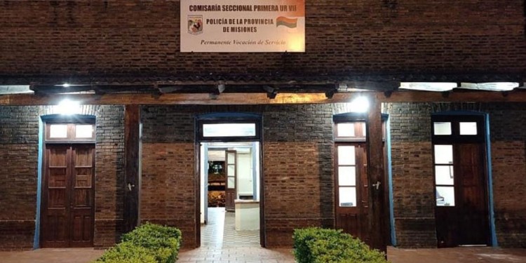 UNIDAD REGIONAL VII. Edificio principal de la Policía de Misiones en Apóstoles.