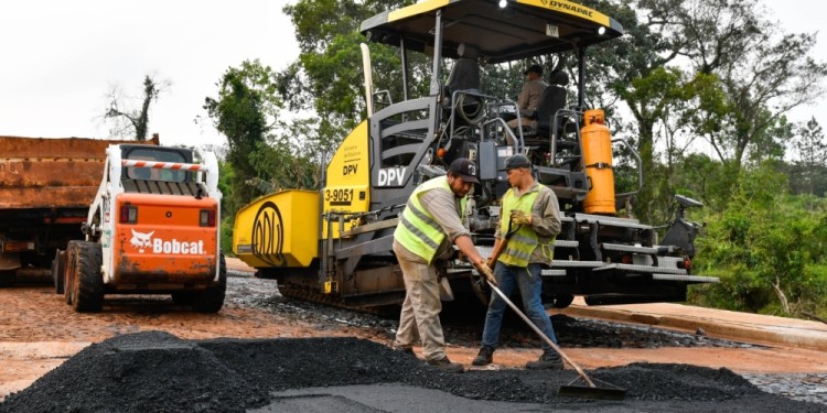 2.500 son las cuadras que se llevan ejecutadas en más de 60 municipios desde 2020, por el programa Pavimento Urbano y Empedrado.