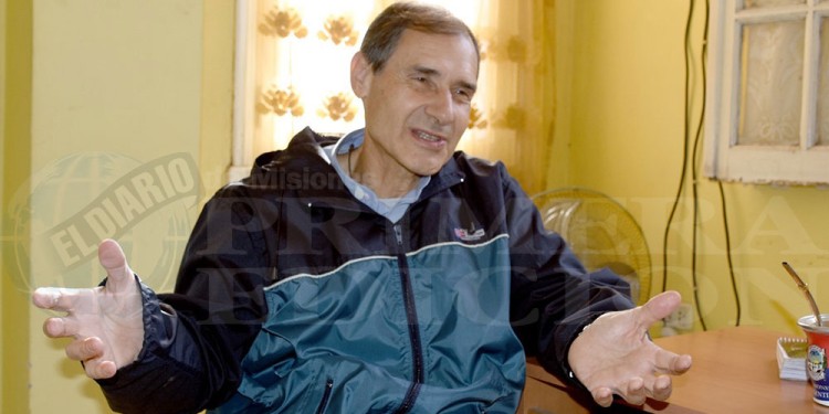 COMPROMISO. El padre Alberto Barros destacó y agradeció a toda la gente que se sumó a la parroquia Sagrada Familia.